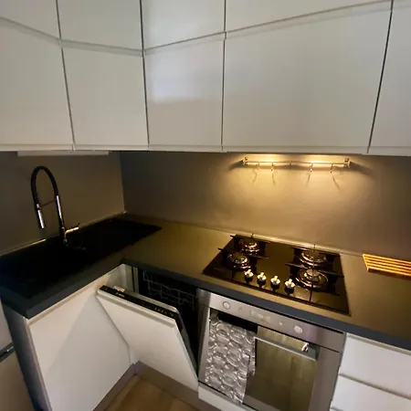 Modern With Terrace And Mezzanine Floor شقة *